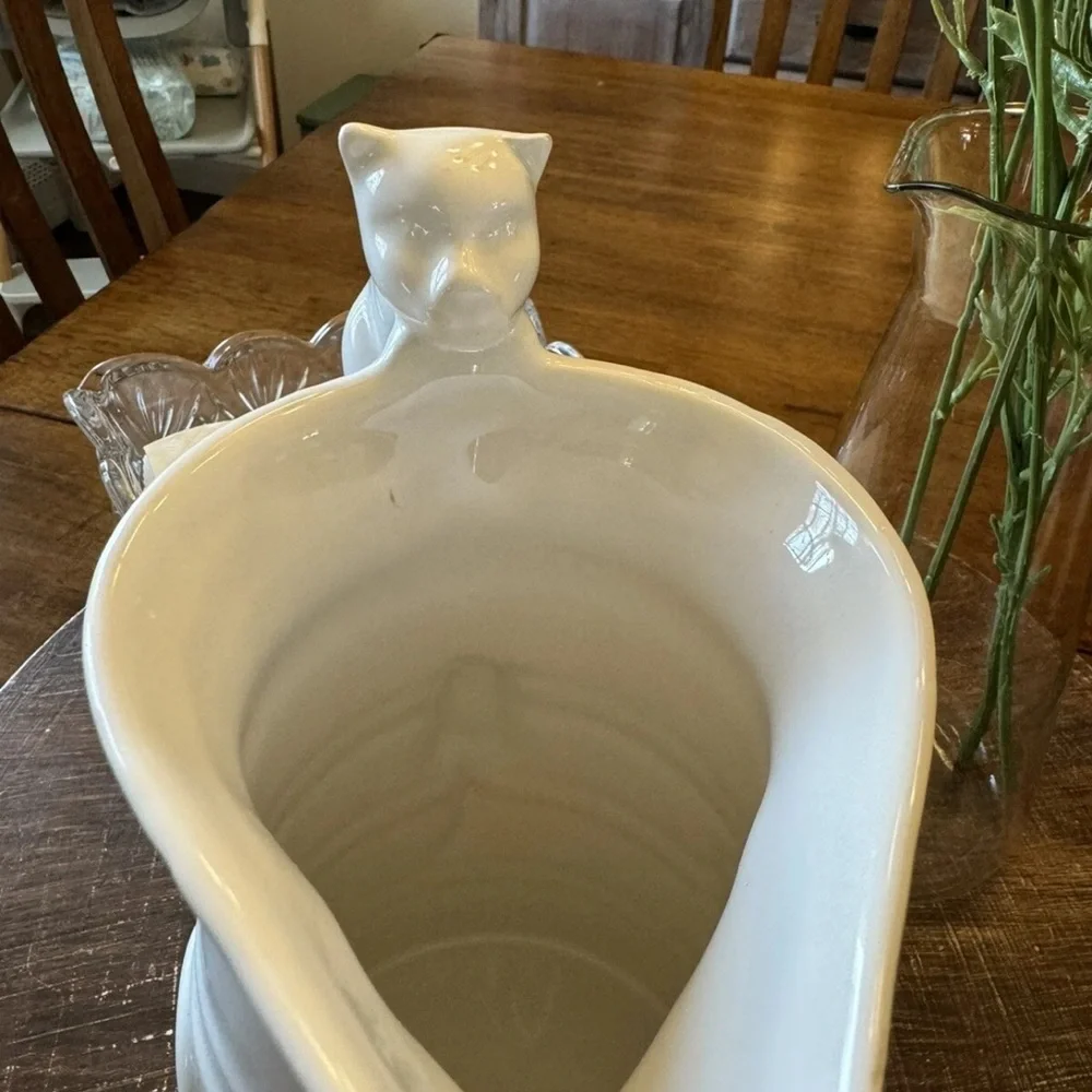 Williams Sonoma White Cat Pitcher Made in Italy Novelty Cottage Granny Core 9”
